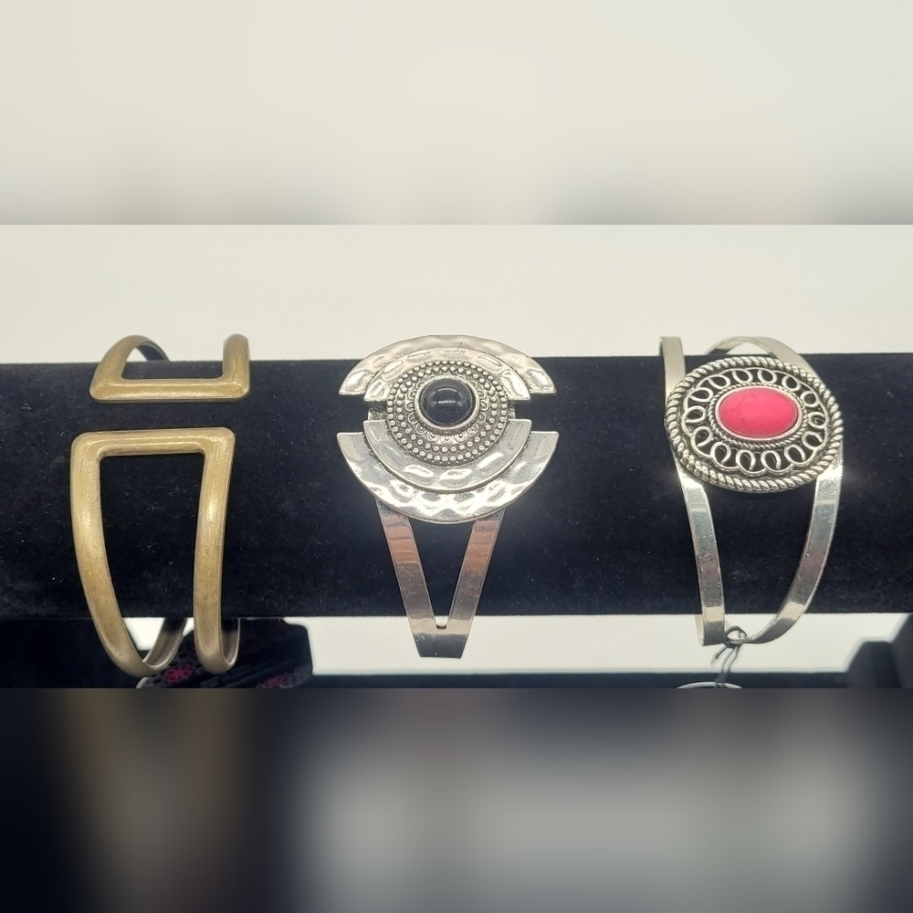 Paparazzi Jewelry Collection 3 Bracelets (A Bit Indie)​​​